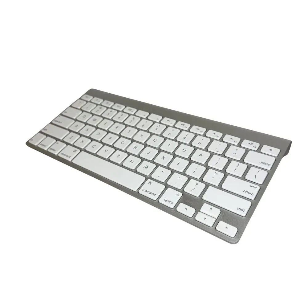 Apple A1314 MC184LL/A Wireless Bluetooth Keyboard OEM Tested Working Silver